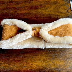 UGG Chestnut bow headband like new
